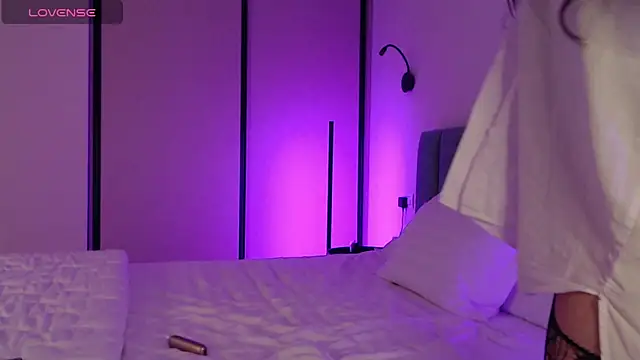 christinafitness online show from April 2026 07:58:02 PM