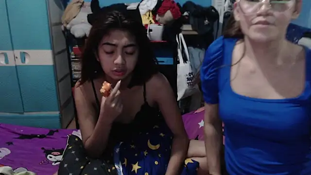 PrettyMae20 online show from March 2026 06:28:02 AM