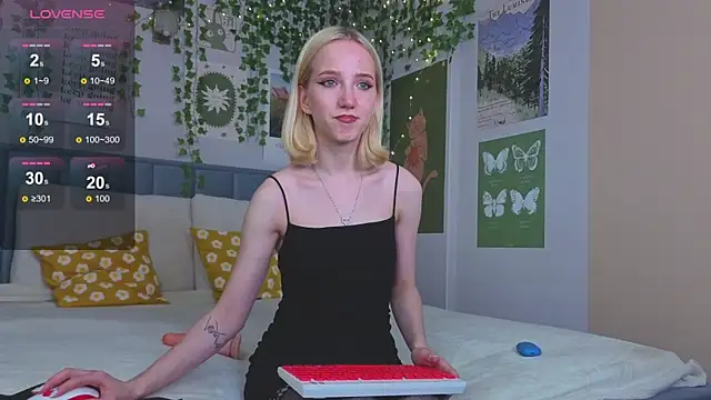 EmmaNovak online show from October 2025 12:26:02 PM