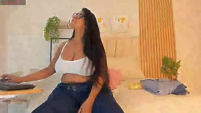 Snapshot of _Miaa_khalifa_ chatting on May 2026 12:13:02 PM Miaa khalifa online show from May 2026 12:13:02 PM