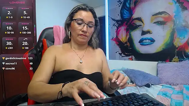 Snapshot of noelia_milf19 chatting on March 2026 07:54:02 AM noelia milf19 online show from March 2026 07:54:02 AM