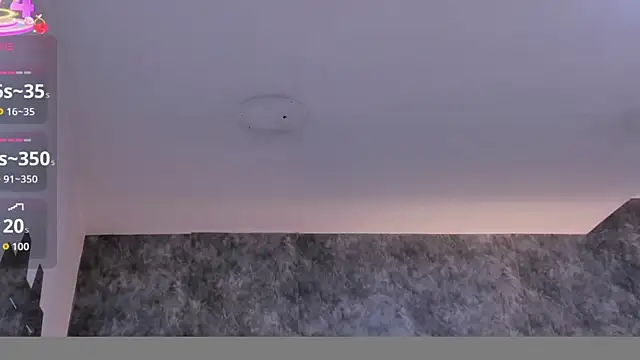 crystaldarliing online show from December 2025 02:58:02 PM