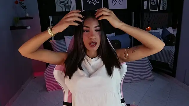 kitty collins  online show from January 2026 11:26:01 AM