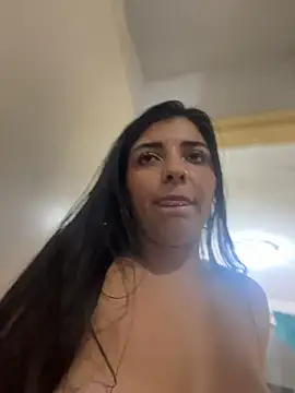 Isaa-Sweet online show from October 2025 09:27:01 PM