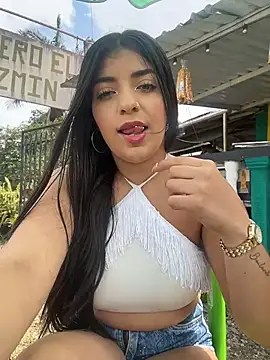 Isaa-Sweet online show from February 2026 04:13:01 PM