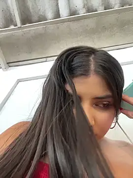 Isaa-Sweet online show from May 2026 02:33:01 PM