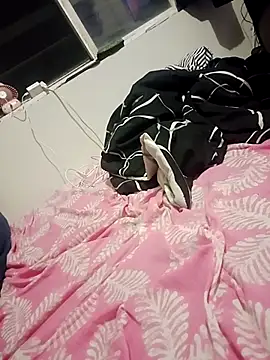 Snapshot of AtraCTiVoSiNguLaR chatting on September 2025 08:05:02 AM AtraCTiVoSiNguLaR online show from September 2025 08:05:02 AM