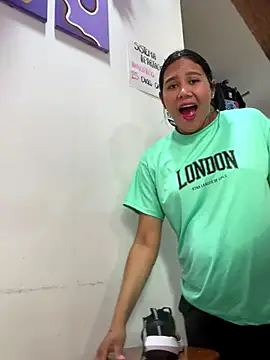 Snapshot of burbuja02 chatting on December 2025 02:33:01 PM burbuja02 online show from December 2025 02:33:01 PM