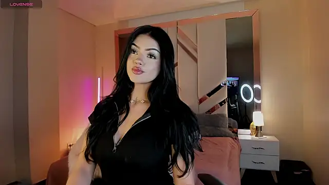 Snapshot of EmmaStonns chatting on February 2026 12:25:01 PM EmmaStonns online show from February 2026 12:25:01 PM