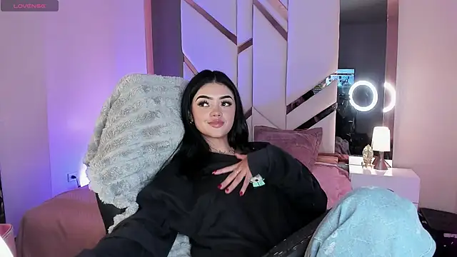 Snapshot of EmmaStonns chatting on February 2026 01:55:01 PM EmmaStonns online show from February 2026 01:55:01 PM