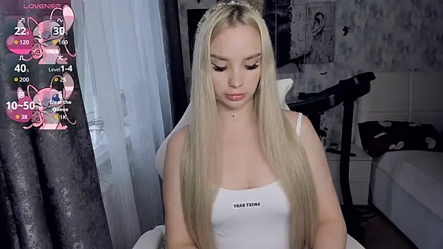 KiraKrox online show from December 2025 08:45:01 AM