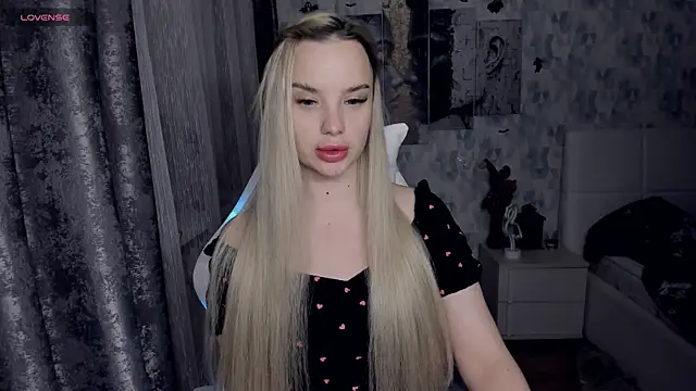 KiraKrox online show from December 2025 10:05:02 PM