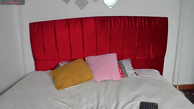 Snapshot of Electra__moon chatting on December 2025 08:38:01 PM Electra moon online show from December 2025 08:38:01 PM