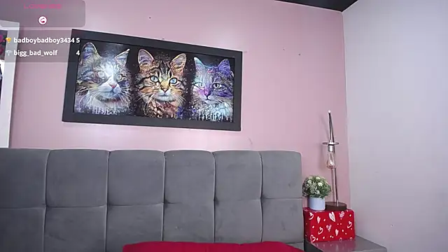 tiiny emilly online show from December 2025 07:53:02 PM