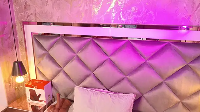 Snapshot of gemma_sm chatting on September 2025 03:11:01 AM gemma sm online show from September 2025 03:11:01 AM