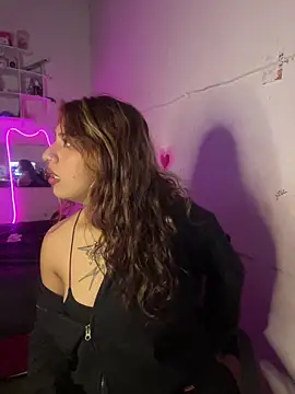 SoftLady S33 online show from May 2026 04:07:01 AM
