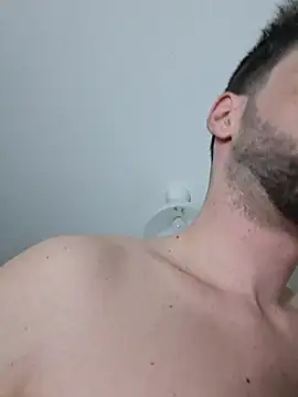 young swisscouple online show from January 2026 11:08:01 PM