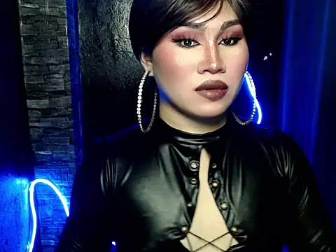 pretty lassy online show from October 2025 11:03:01 AM