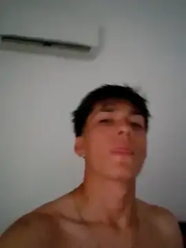 LUISSLEONN0958 online show from November 2025 10:30:01 PM