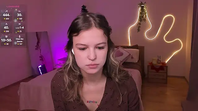 Lisa Blossom online show from May 2026 06:08:02 AM