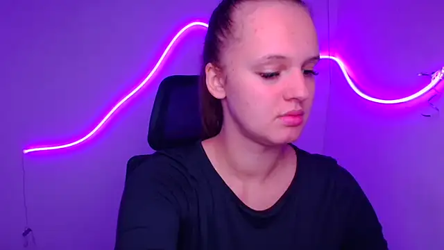 Aurora White online show from September 2025 11:12:02 AM