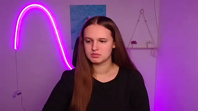 Aurora White online show from October 2025 12:15:01 PM