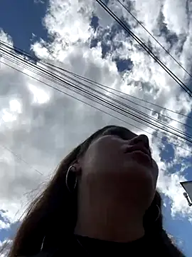 Isa Villamarin online show from September 2025 03:01:01 PM