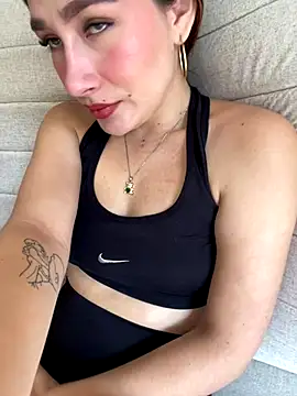 Isa Villamarin online show from September 2025 03:05:01 PM