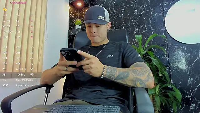 Snapshot of Alexander_ferre chatting on October 2025 01:17:02 PM Alexander ferre online show from October 2025 01:17:02 PM