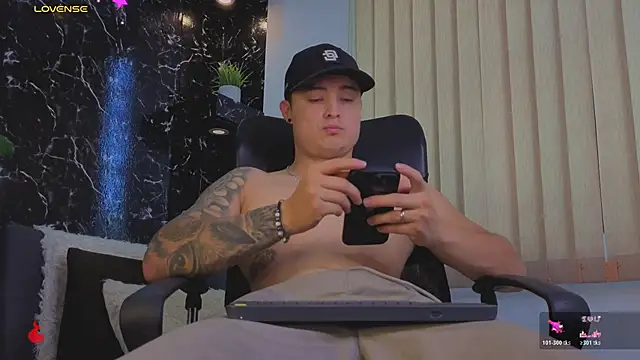 Snapshot of Alexander_ferre chatting on January 2026 01:48:01 PM Alexander ferre online show from January 2026 01:48:01 PM