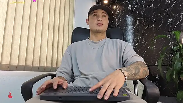 Snapshot of Alexander_ferre chatting on February 2026 01:40:01 PM Alexander ferre online show from February 2026 01:40:01 PM