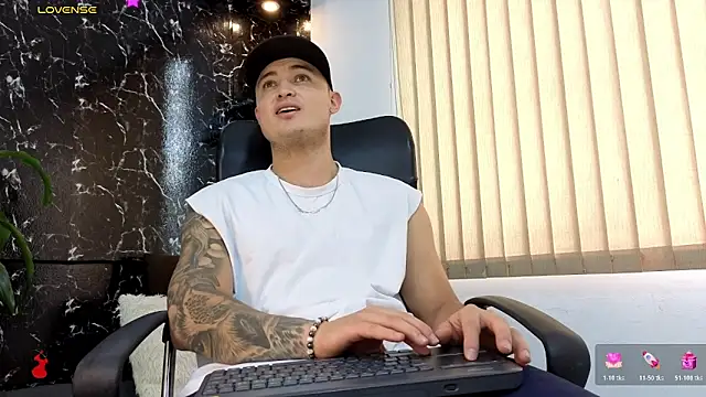 Snapshot of Alexander_ferre chatting on February 2026 06:28:01 PM Alexander ferre online show from February 2026 06:28:01 PM