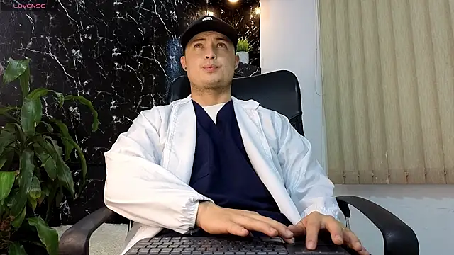 Snapshot of Alexander_ferre chatting on February 2026 11:42:01 AM Alexander ferre online show from February 2026 11:42:01 AM