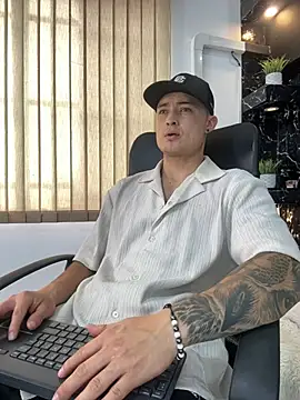 Snapshot of Alexander_ferre chatting on July 2026 01:39:02 PM Alexander ferre online show from July 2026 01:39:02 PM