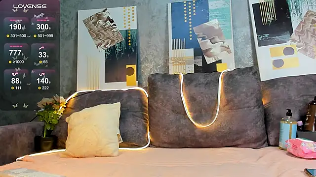 Snapshot of SlyFoxTales_ chatting on November 2025 07:38:01 PM SlyFoxTales online show from November 2025 07:38:01 PM