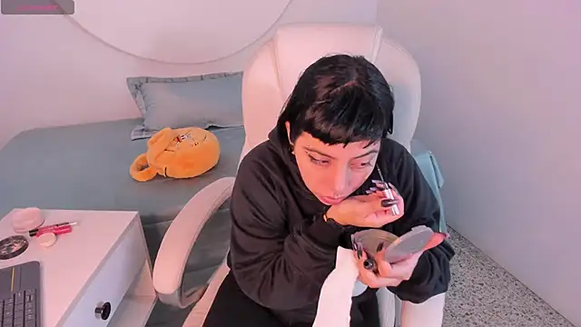 emily-santoss online show from September 2025 01:23:01 PM