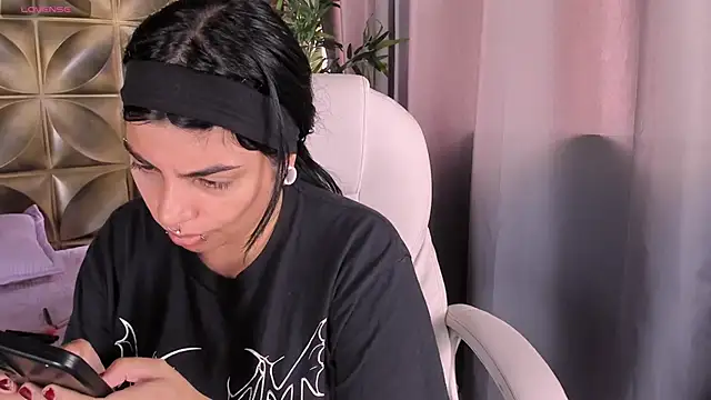 emily-santoss online show from October 2025 06:08:02 PM