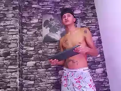 gustavo saaled19  online show from October 2025 02:34:01 PM