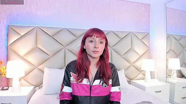 dafnne hall online show from September 2025 04:34:02 AM