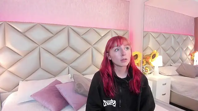 dafnne hall online show from October 2025 04:20:02 AM