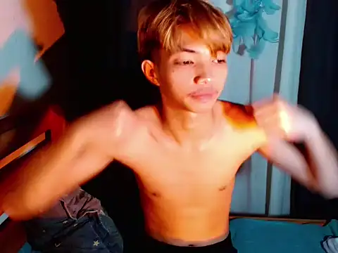 Snapshot of addicted_to_alex chatting on November 2025 04:39:01 PM addicted to alex online show from November 2025 04:39:01 PM