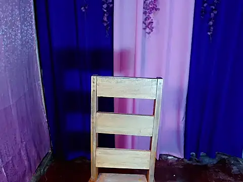 Snapshot of addicted_to_alex chatting on December 2025 01:40:01 PM addicted to alex online show from December 2025 01:40:01 PM