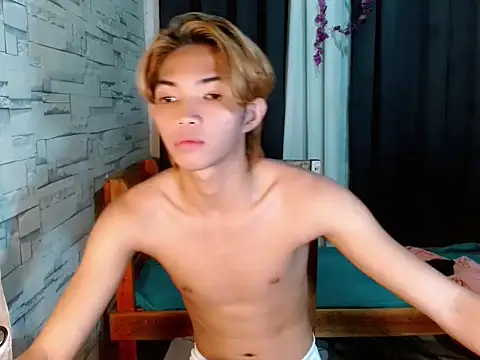 Snapshot of addicted_to_alex chatting on February 2026 05:53:02 PM addicted to alex online show from February 2026 05:53:02 PM