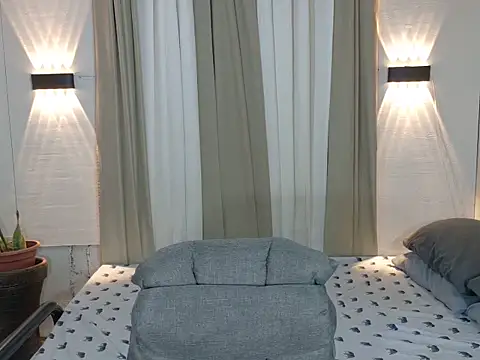 Snapshot of avery_in_paradisexx chatting on October 2025 09:47:01 PM avery in paradisexx online show from October 2025 09:47:01 PM