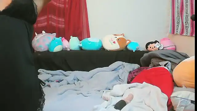 Snapshot of Queenofheartsfaerah chatting on October 2025 12:41:02 AM Queenofheartsfaerah online show from October 2025 12:41:02 AM