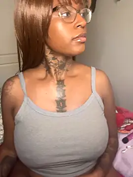 Snapshot of MistiSavannah chatting on November 2025 02:11:01 AM MistiSavannah online show from November 2025 02:11:01 AM