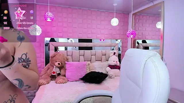  laaura  online show from March 2026 01:06:02 PM