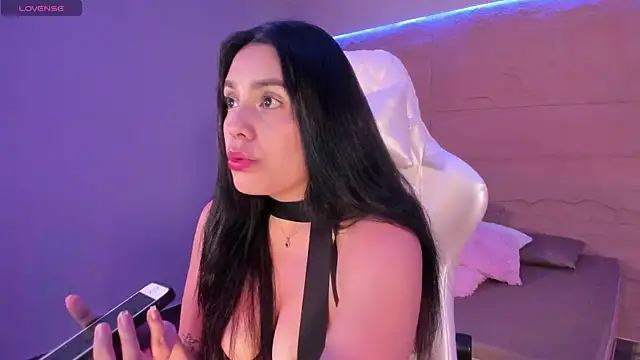 RenataLeclair online show from October 2025 05:15:02 PM