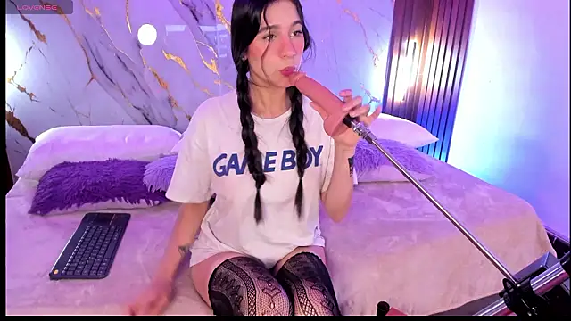 Emmiicute online show from March 2026 08:35:02 PM