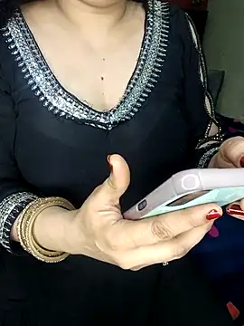 Snapshot of PRIYA_22 chatting on October 2025 12:55:01 AM PRIYA 22 online show from October 2025 12:55:01 AM